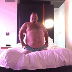 tnbigbear:  I can think of several places to rest my belly.