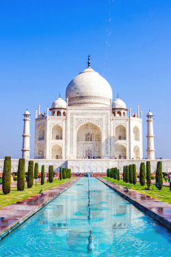 italian-luxury:  Taj Mahal by Tripod Stories 
