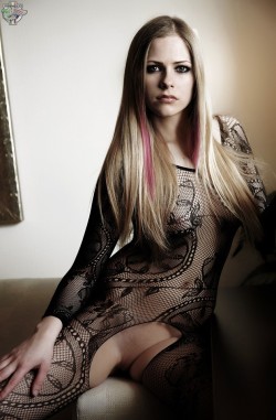 adorablefakes:  Avril Lavigne. Barely dressed.