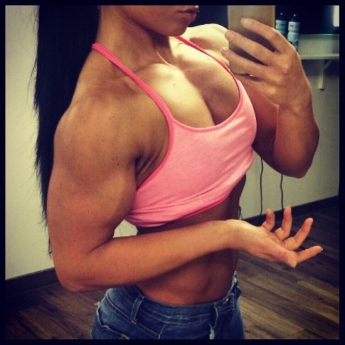 musclemuch:  So apparently sheâ€™s competing in figure?  Think she would do amazingly well if she moved up to physique!  Got that awesome â€œfullâ€ look 