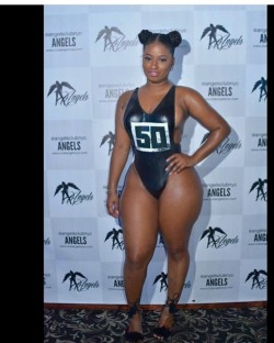 turntup69:  Crazy thick !!!!