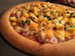 clubfoody: HAWAI`IAN HAM BACON PIZZA - This Hawaiian pizza has