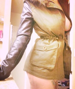 hopeless37:  God I love my new coat.  Lots more of this set on