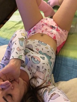 badlilblubunny: I’m just a sleepy little baby girl who needs