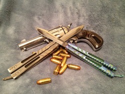 knifepics:  Balisong (Butterfly Knife)