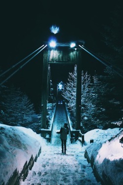 avenuesofinspiration:  To the other side 🌉 | @Mammothstock