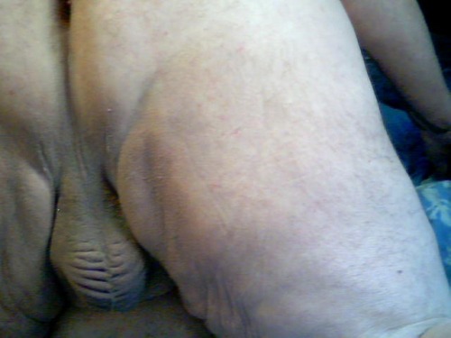 kleenanshaved469:  I get sooo turned on by your blogs, I have to join in!! I hope someone finds me a turn on!!  I think it’s more like how could someone not?