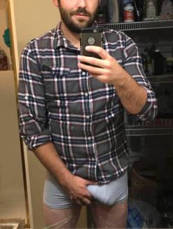 str8cocksofcraigslist:  28-year old daddy looking for adult baby