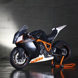 bikeswithoutlimits:  KTM Rc8 #BWL #BikesWithoutLimits #ktm #Rc8