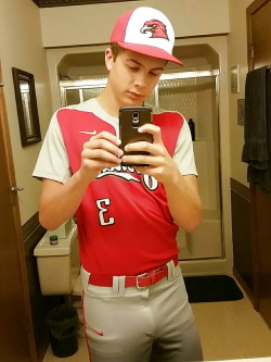 gaysith:Teen baseball player shows off his bat and balls