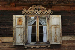 lamus-dworski:Wooden window of a traditional hut from the Kurpie