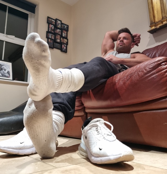 feetman80-deactivated20220409:
