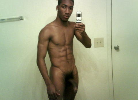 nudeselfshots-blackmen.tumblr.com/post/91144252464/