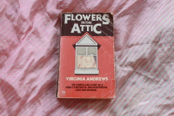 annaichor: the holy grail of charity shop V.C Andrews paperbacks 