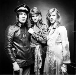 loveziggyna2:   Grace, Freddie Burretti and David Bowie, May