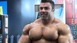 musclegazer:  Eduardo Correa swole.