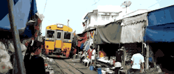 cineraria:  Amazing Thailand!! : Railway Market : Maeklong - YouTube