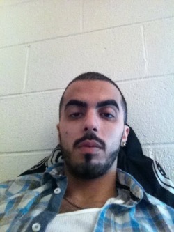 straightboyselfpics:  Faheed  Faheed hits the gym hard to get