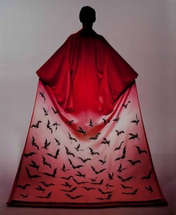 thecastleofotranto:  Costume designed by Eiko Ishioka (1938~2012)