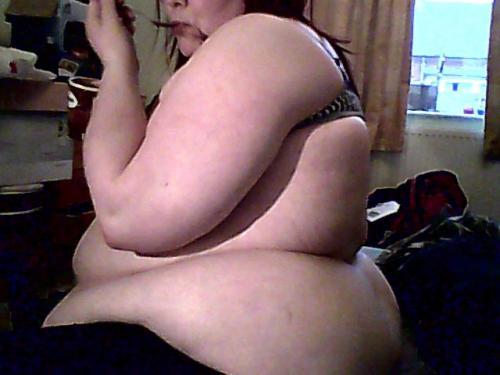 chubbygirlsrule:  quite-chubby:  mcflyver:  omgdotti:  wow  The fattening of a feedee  Keep getting fatter! :)  *_* Â  <3<3<3