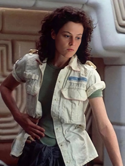 scifiandfantasyuniverse:  Sigourney Weaver As Ellen Ripley “Alien”
