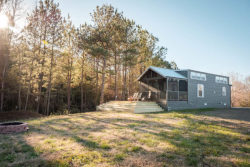 dreamhousetogo:  By Alabama Custom Cabins  Gorgeous 