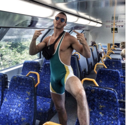 lifewithhunks:  Hunks, Porn, Amateurs, Spy, Bulges, Lycra and