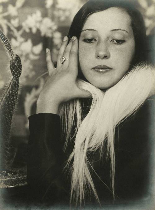 Annelise Kretschmer, Portrait of a young Woman, 1929. Nudes &