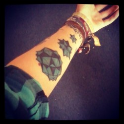 Matching colours :D (How could I not show you the new #tattoo