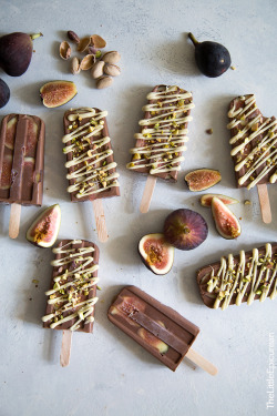 fullcravings:  Fig Fudge Popsicles with White Chocolate Drizzle