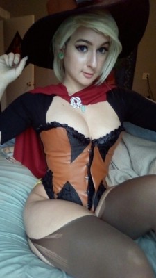 amyfantasy:  Progress on my Witch Mercy Cosplay! Almost done