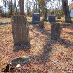 thehistorygirlnj:  #tombstonetuesday Two wooden grave markers