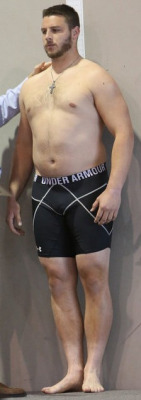 pgrant1270:  Fat ex jock in tight compression shorts