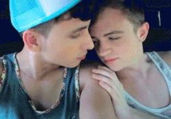 gay-love-is-beautiful:  lovehouse:  ♥•♥ⓛⓞⓥⓔⓗⓞⓤⓢⓔ♥•♥