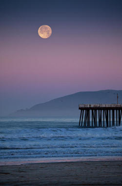 etherealvistas:  Moonset At Pismo Beach (USA) by Mimi Ditchie