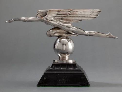 the1920sinpictures:1921 “Speed” car mascot by Harriet Whitney