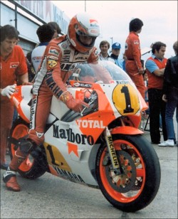 itsbrucemclaren:  Eddie Lawson Silverstone British GP 1985Eddie