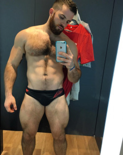 sportybulges:  Watch now the hottest sport bulges: guys wearing