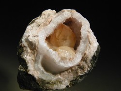 ifuckingloveminerals:  Calcite and Quartz geode Juchem Quarry,