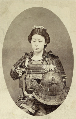 fuckyeahhistorycrushes:  Female Samurai, name unknown. An onna-bugeisha