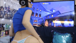 xcorpsekittenx: Well this vid proves I can multitask!  See Mei