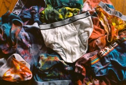 apex35mm:  The White Brief Gets Surrounded by Psycadelics //