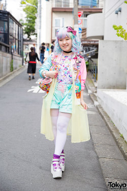 tokyo-fashion:  15-year-old Harajuku girl with pastel hair, rainbow