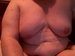 midwestchubbychaser:  Plump college boyâ€¦mmmmm!  This moobs would look best in my mouth&hellip; #yummy