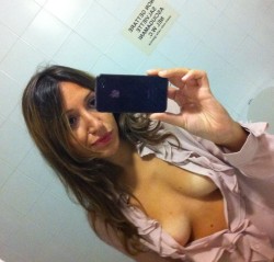 selfies-of-cougars:  Melissa is looking for date, check her profile.