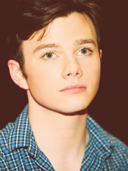 bluepiccadillytakesmeaway:  1/100 pictures of Chris Colfer 