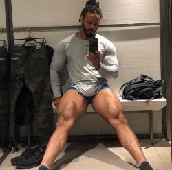 dannysdirties:Horse Thighs Follow Danny’s Dirties for more