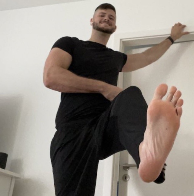 feetman80-deactivated20220409: great foot