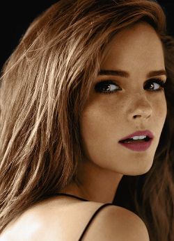 celebdish:  Emma Watson http://celebdish.tumblr.com