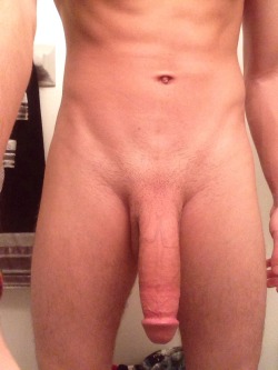 peterluvr:  tfootielover:  very fit and though its way to big